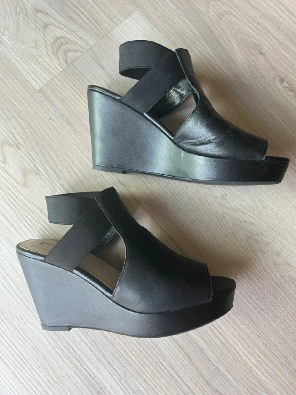 BCBG Justice Wedge Slingback Sandals Women 8.5M Chunky Stacked Heel